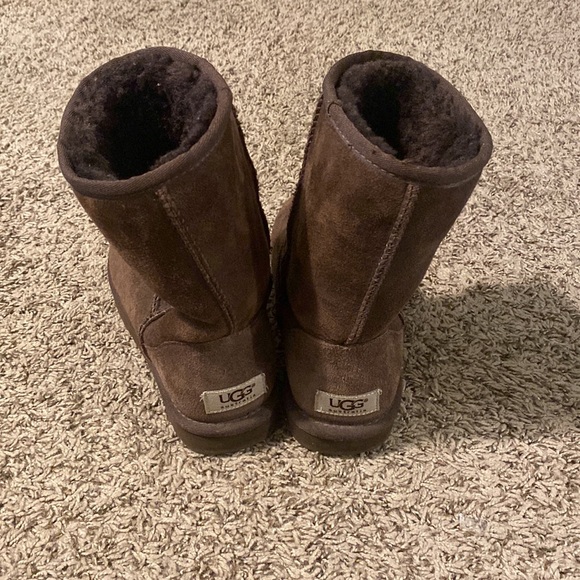 UGG Classic Short II - Picture 3 of 6